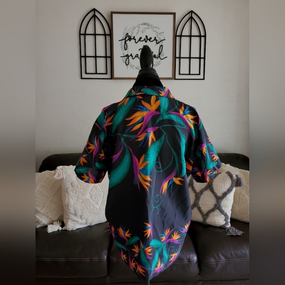 Hillo Hattie Hawaiian Black Floral Print Button Up Blouse Women's Size M Boho - Picture 2 of 7